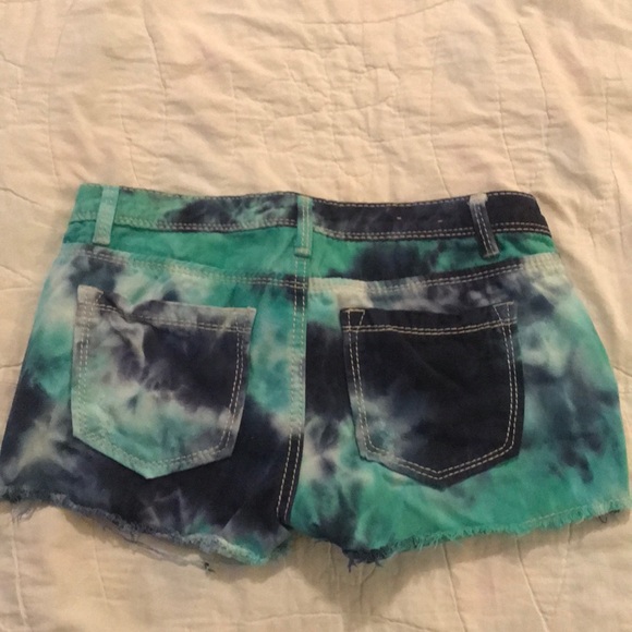 Shorts - Picture 2 of 2